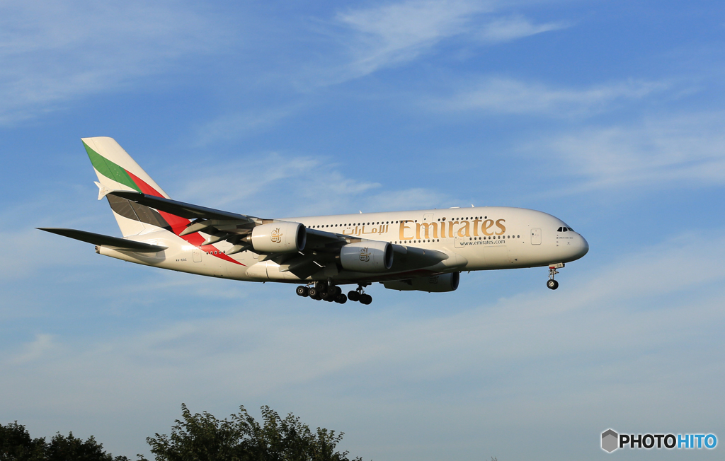 「良い天気」 エミレーツ航空 A380-861 A6-EDZ 到着