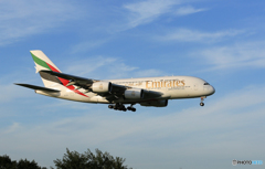 「良い天気」 エミレーツ航空 A380-861 A6-EDZ 到着