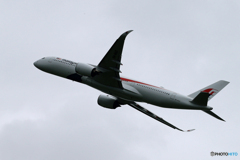 「くもり」 マレーシアA350-941 9M-MAD Takeoff