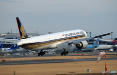 「群青」 Singapore 787-10 9V-SWE Landing