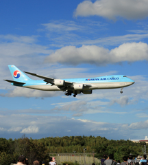 「青色が好き」 Korean 747-8 HL7624 通過