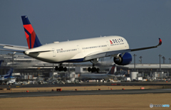 「青」 DELTA A350-941 N509DN 到着です