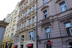 チェコ（５７６）プラハの窓・街並
