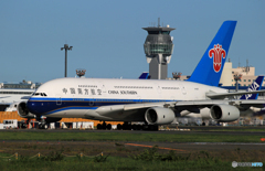 「晴れ」中国南方航空　☮ A380-841 さくらの山　離陸します