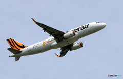 「青色が好き」 tigerair A320-232 B-50015 飛ぶ