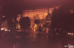 チェコ南部（９９２） チェスキー・クルムロフ城の・静かな夜