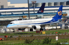 「すかい」 マンダリン航空 ERJ-190 B-16828 飛ぶ