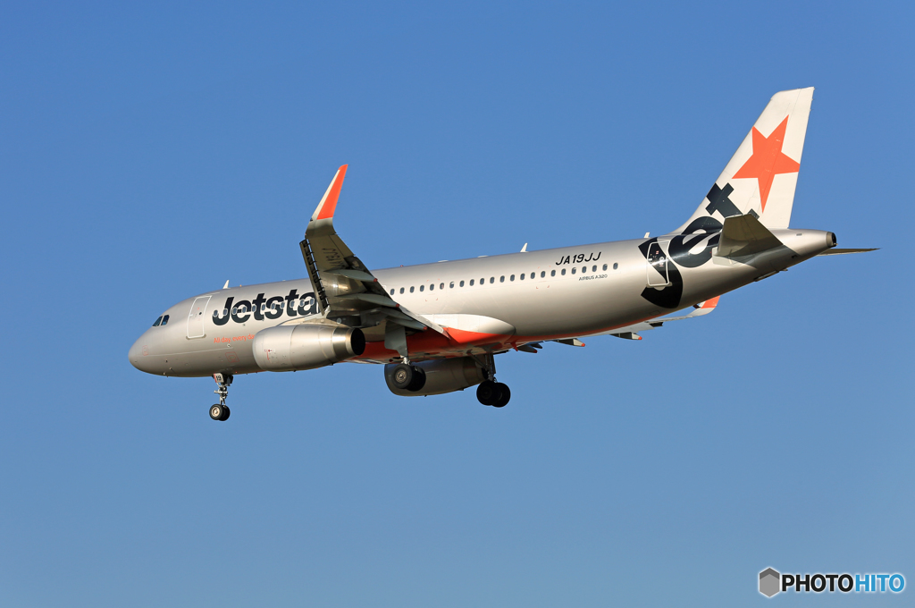 「スカイ」 JETSTAR A320-232 JA19JJ着陸します 