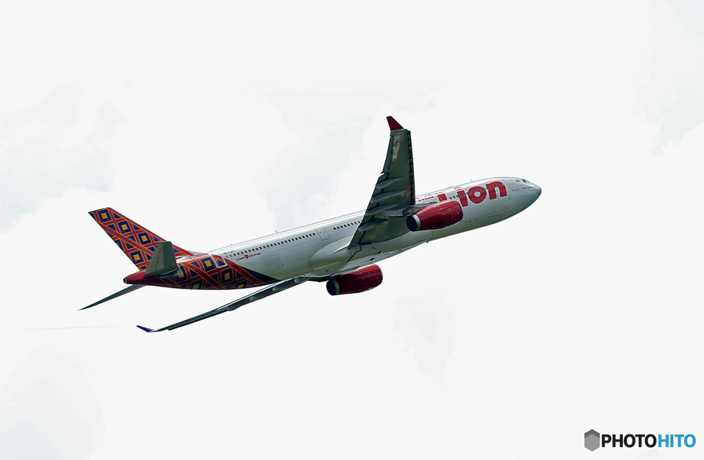 「青が好き」Lion Air A330-343 HS-LAM Takeoff