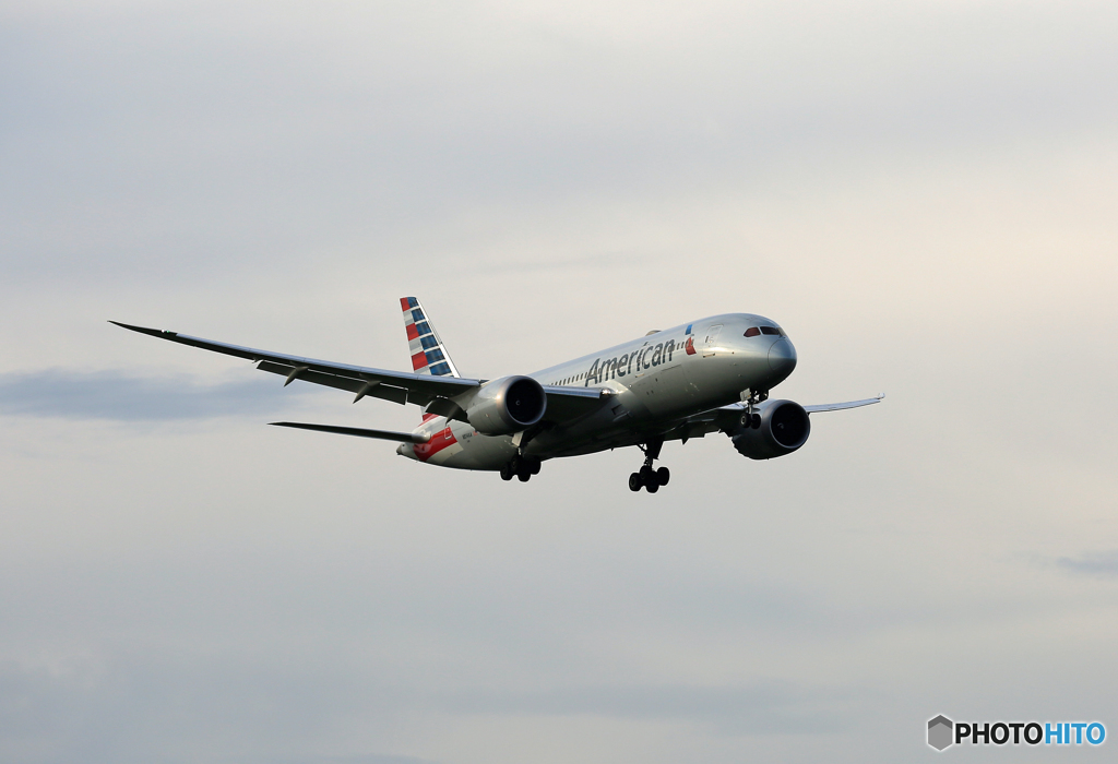 ☀「青い空」が一番American 777-200 N814AA到着しました