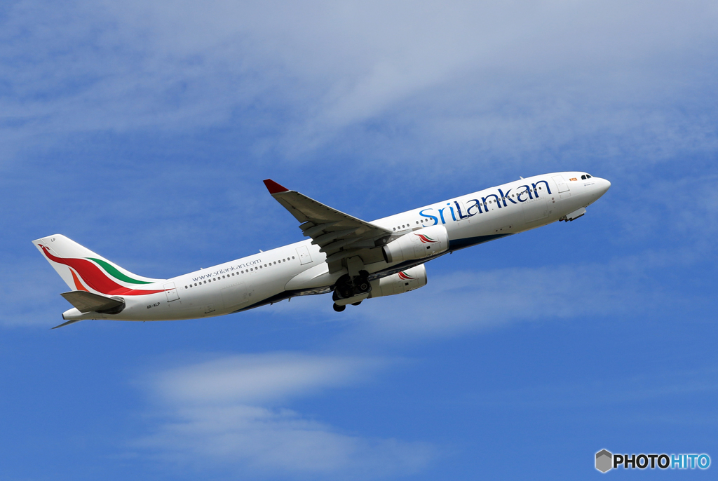  「晴れ」 SriLankan A330-343 4R-ALP離陸