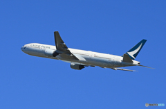 「青が好き」CATHAY 777-367 B-HNK 出発です