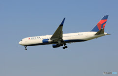 「はれ」 DELTA 767-332 N196DN 着陸します