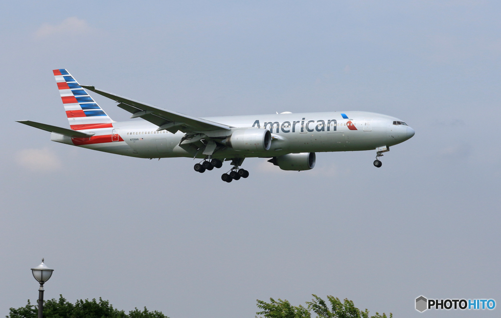 「空色」 American 777-200 N758AN Landing