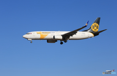 「群青」 MONGOLIAN 737-800 EI-CXV到着