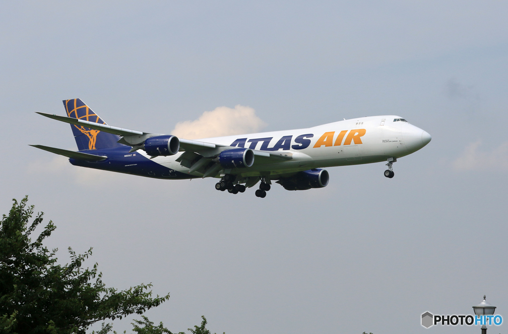 「良い天気」 Atlas 747-8 N855GT 飛行