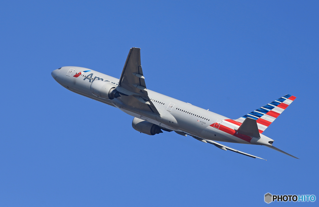  「青が好き」American 777-200 N759AN 飛ぶ