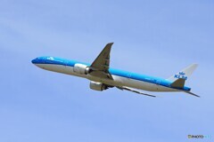 「すかい」KLM 777-306 PH-BVU 離陸