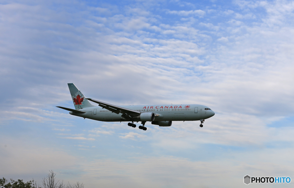 「空色」 AIR CANADA 767-375 C-GHOZ着陸します
