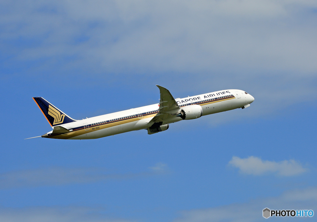 「群青」 SINGAPORE 787-10 9V-SCE 離陸します