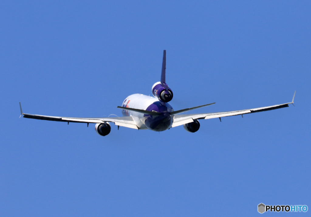 「青色」 FedEx MD-11 N613FE 飛行