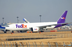 「晴れ」 FedEx 777-FS2 N852FD 出発