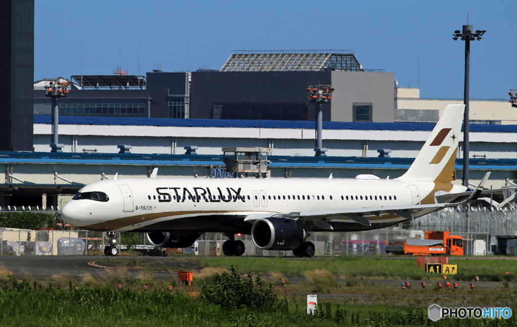 「蒼空」STARLUX A321-252NX B-58205  出発です