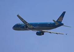 [青い空] Vietnam A321-231 VN-A606 Takeoff 
