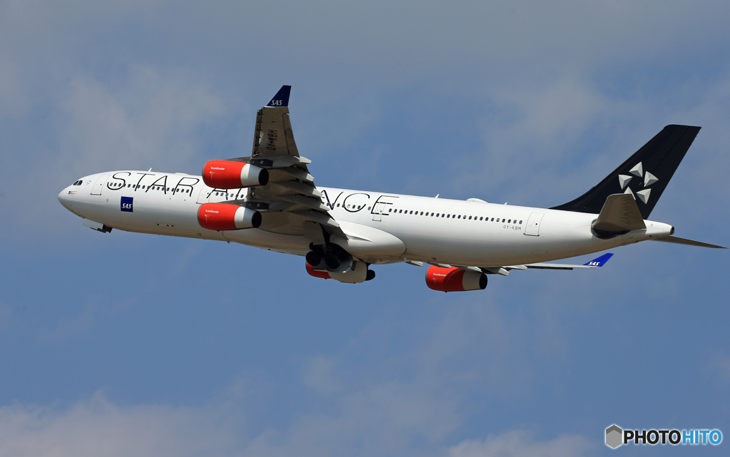 「Blue」 SAS スタアラA330-313 OY-KBM 飛ぶ
