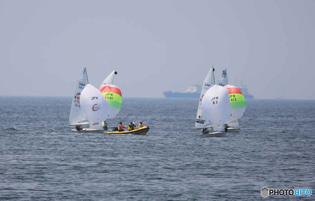 「クール」   ヨ　ッ　ト　の　日　か　な　