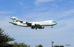 「SKY」 CATHAY Cargo 747-8 B-LJD 着陸