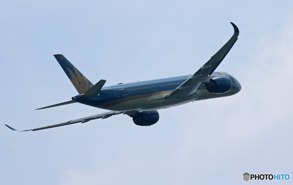 「SKY」 Vietnam A350-941 VN-A891 Takeoff