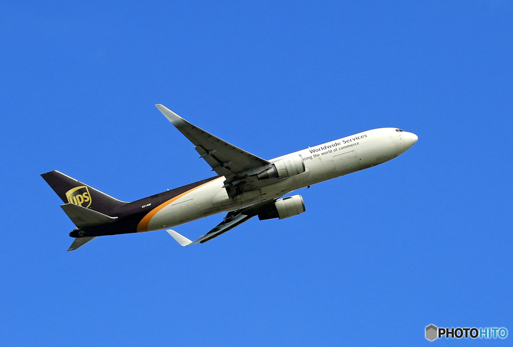 「青が大好き」 UPS 767 N314UP 出発です