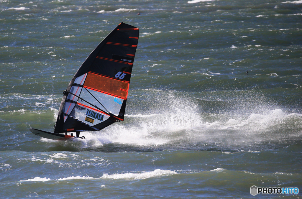 「良い空～」   疾走！    ウインドサーフィン