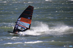 「良い空～」   疾走！    ウインドサーフィン