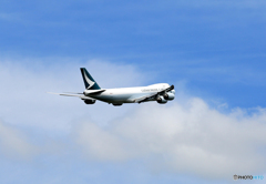 「ぶるー」 Cathay 747-8 B-LTB 飛ぶ