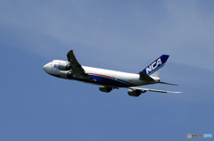 「晴れ」 NCA 747-8KZF JA2KZ 離陸します