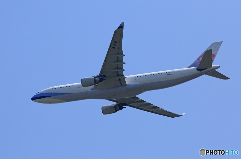 「SKY」 China A330-302 B-18310 出発です