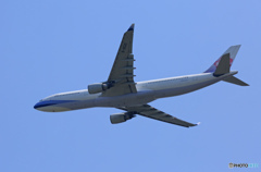 「SKY」 China A330-302 B-18310 出発です