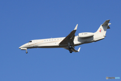 「群青」プライベート機東方エンブラERJ-135  着陸