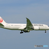 「青空」 JAL 787-8 JA842J 到着