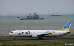 「曇り」 護衛艦 ゆうぎり を入れて 出発 