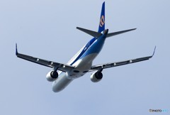 「Blue」 マンダリン航空 ERJ-190  飛ぶ
