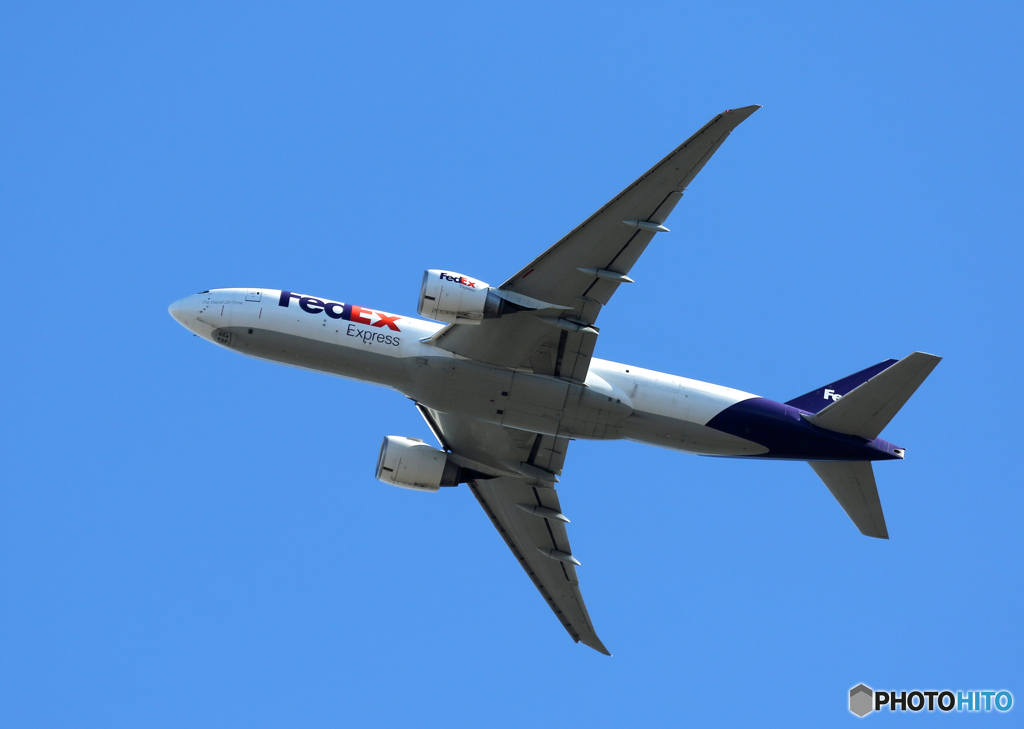 「そらー」 FedEx 777-FS2 N864FD 離陸します