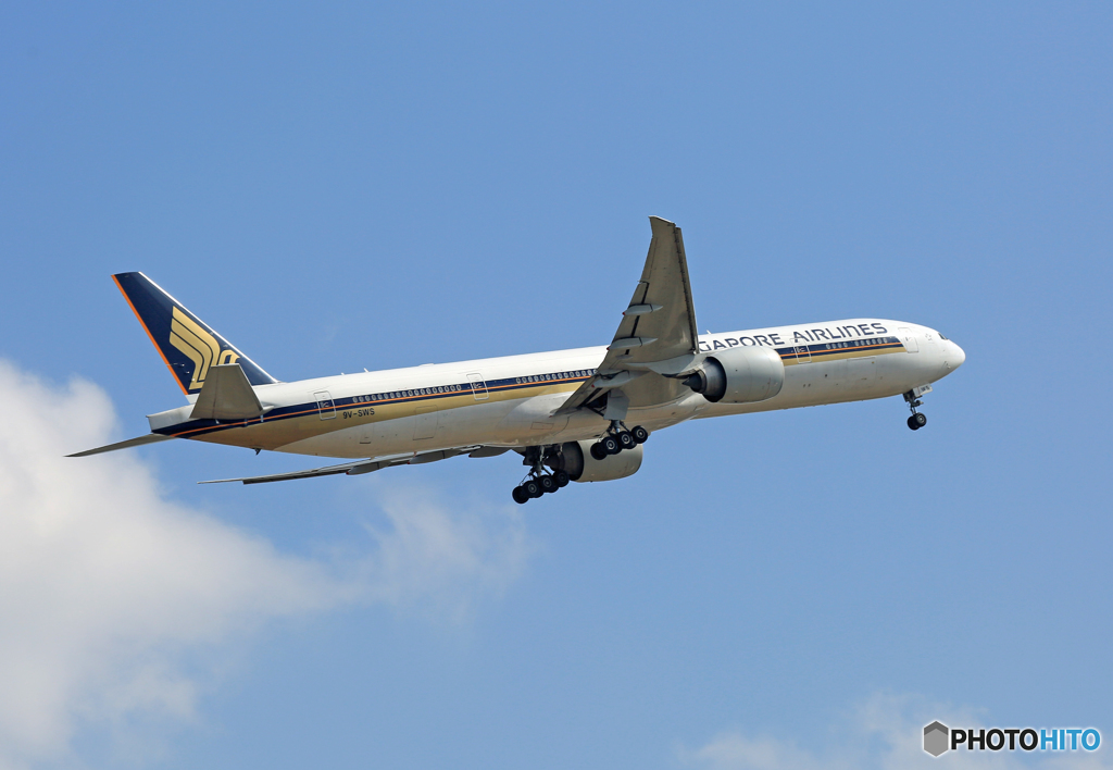 「良い天気」Singapore 777-300 9V-SWS 飛行