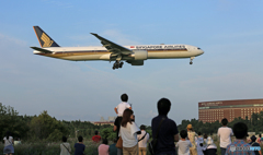 「SKY」 Singapore 777-312 9V-SNA 着陸