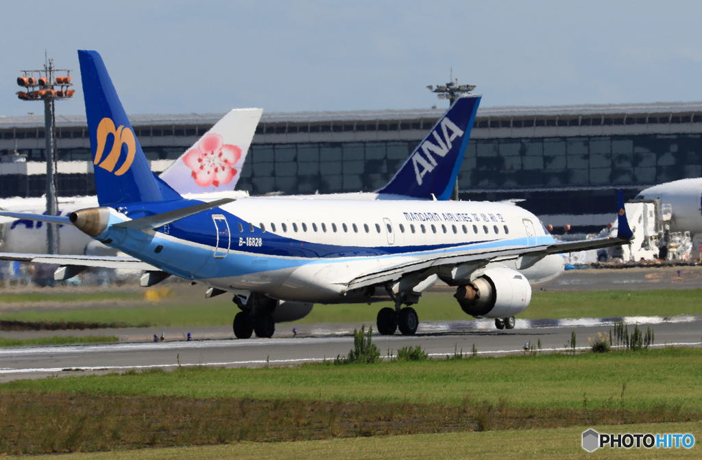 「あおぞら」 マンダリン航空 ERJ-190 飛び立ちです