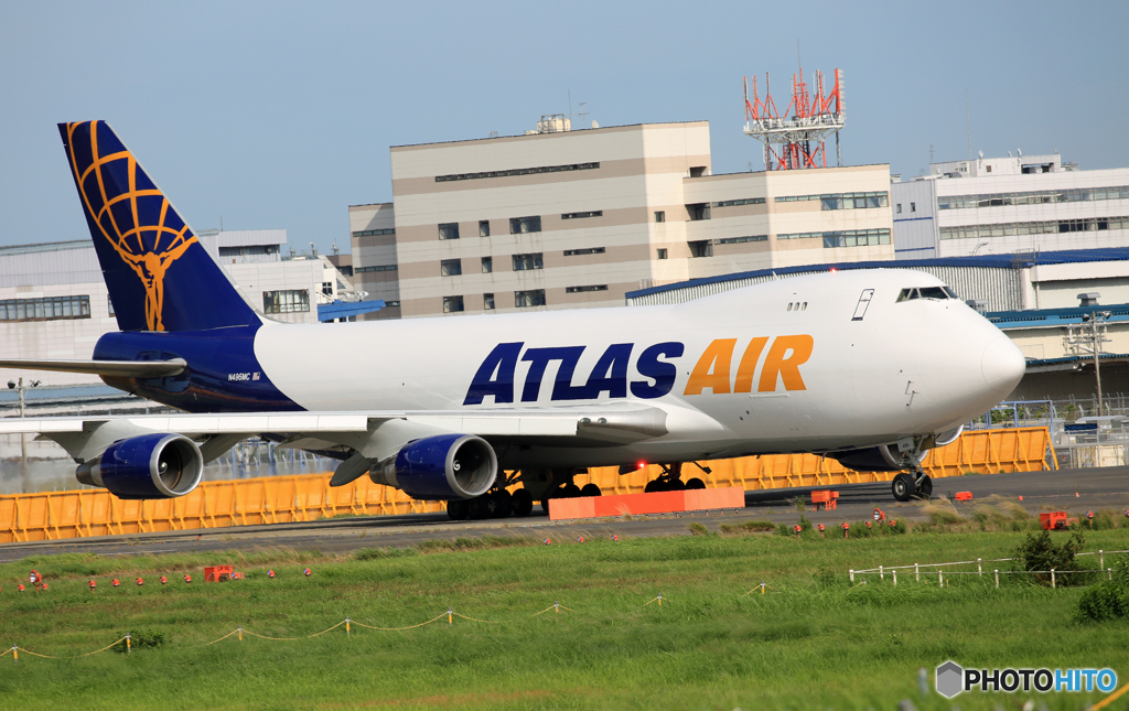 「SKY」 ATLAS 747-47UF N496MC 飛び立ちです