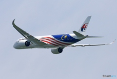 「そらー」 Malaysia A350-941 9M-MAF 飛び立ちです