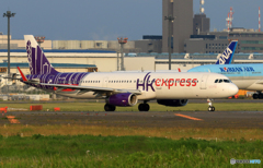 「良い空～」 Hkexpress A321-231 B-LEB 出発です